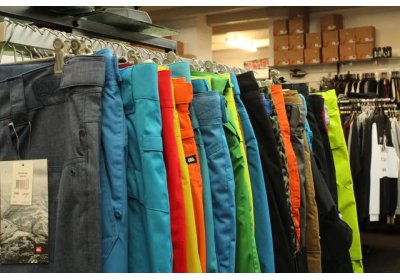 Czy warto kupować profesjonalną odzież narciarską?